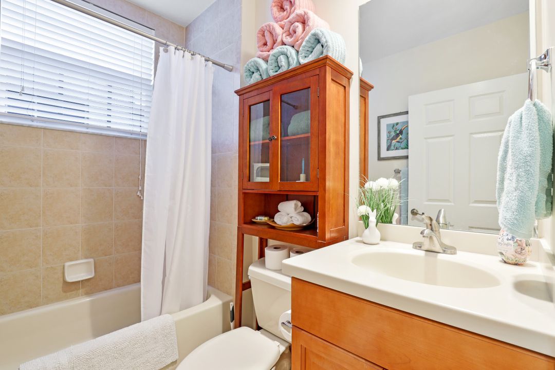 5518 Cape Harbour Dr #101, Cape Coral, FL 33914