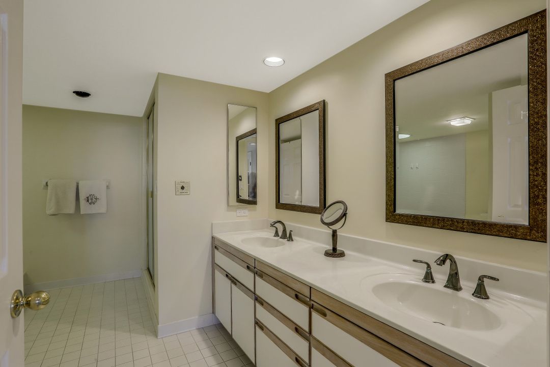 5601 Turtle Bay Dr #302, Naples, FL 34108