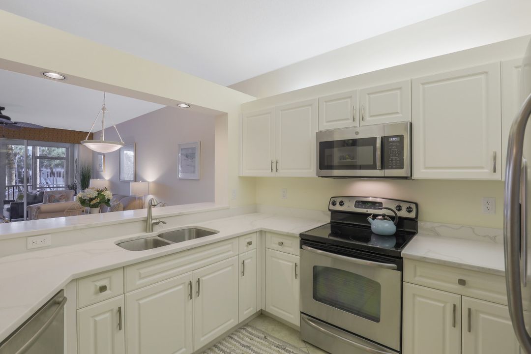 7750 Pebble Creek Cir #105, Naples, FL 34108