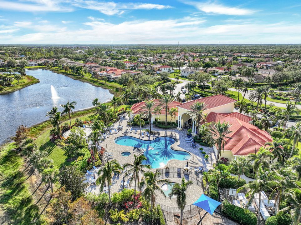 9400 La Bianco St, Fort Myers, FL 33967