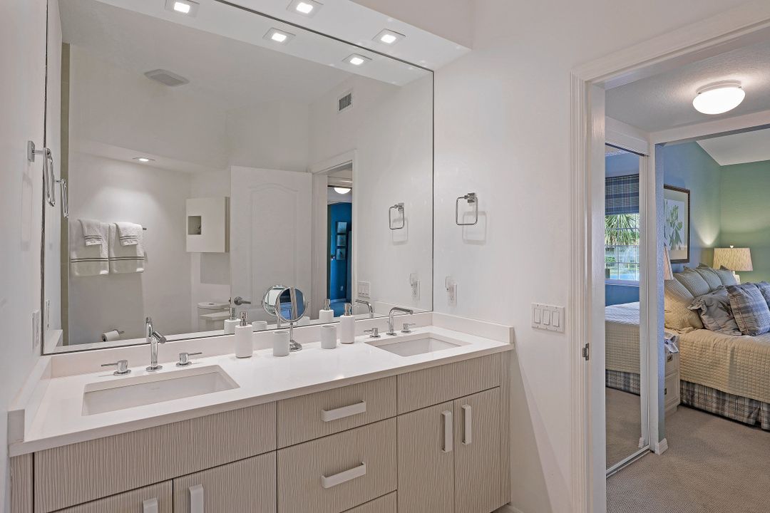 8345 Excalibur Cir #M-12, Naples, FL 34108