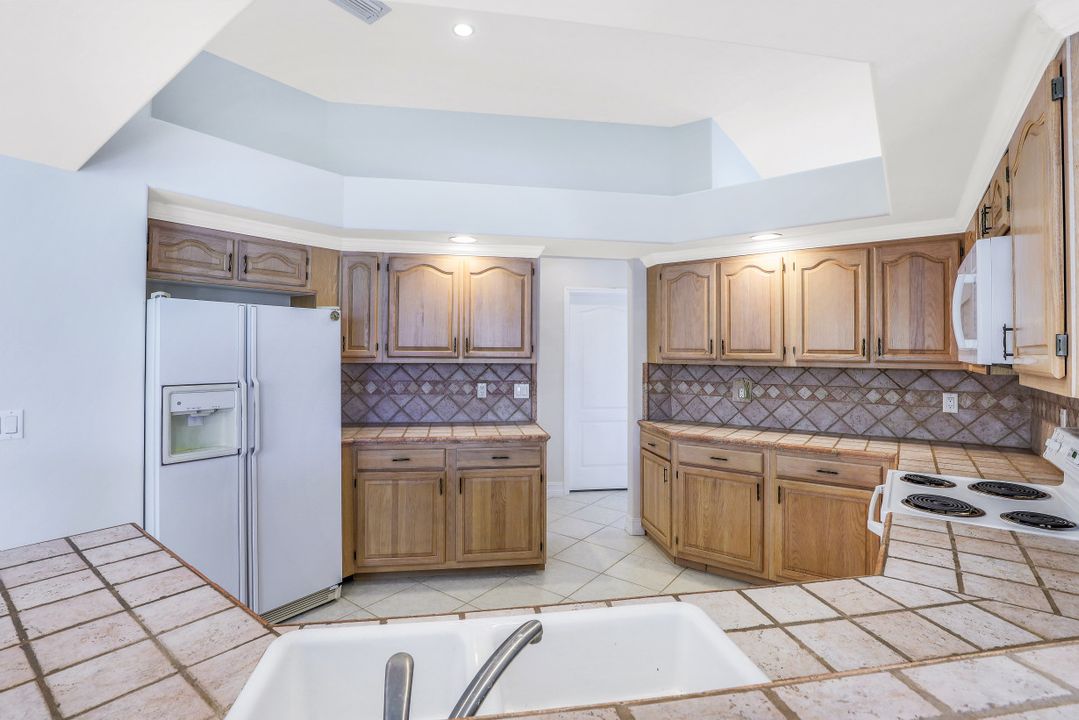 419 Richards Ct, Marco Island, FL 34145