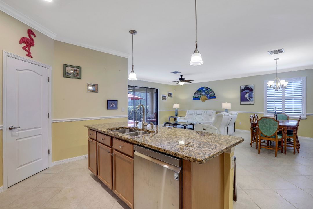 3639 Treasure Cove Cir, Naples, FL 34114