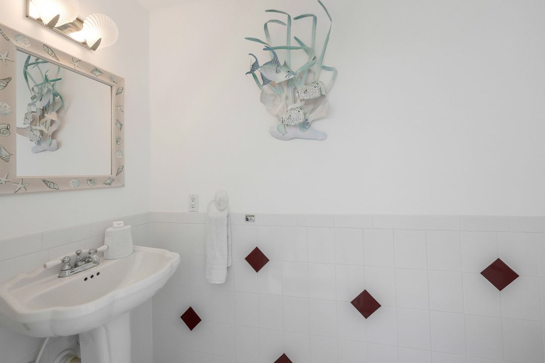 642 Coral Dr, Cape Coral, FL 33904