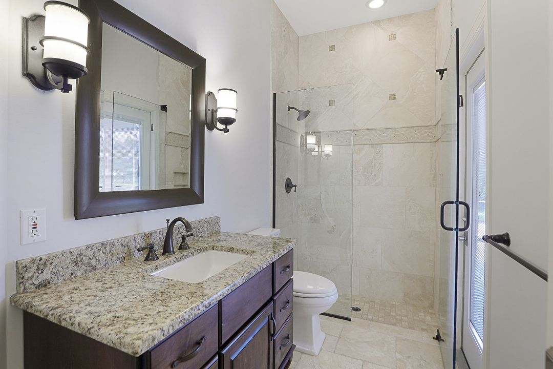 1905 Fairfax Cir, Naples, FL 34109