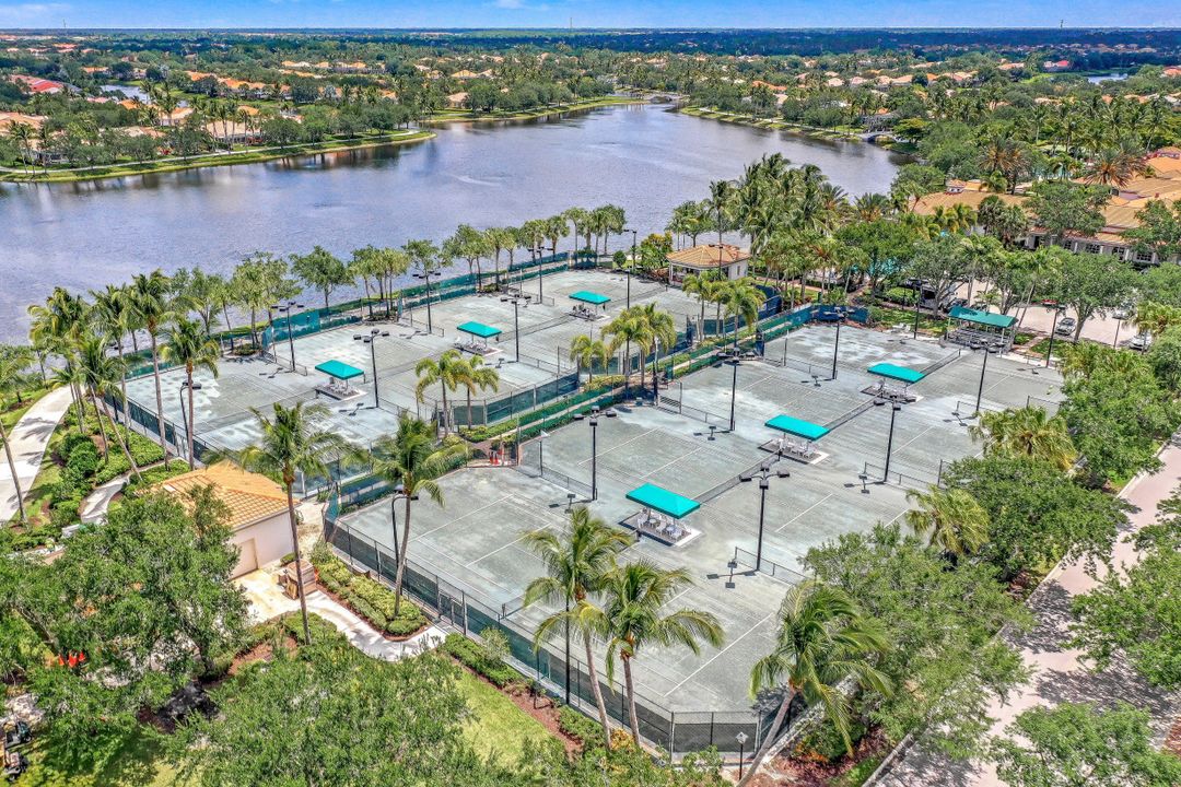 4280 Redonda Ln, Naples, FL 34119