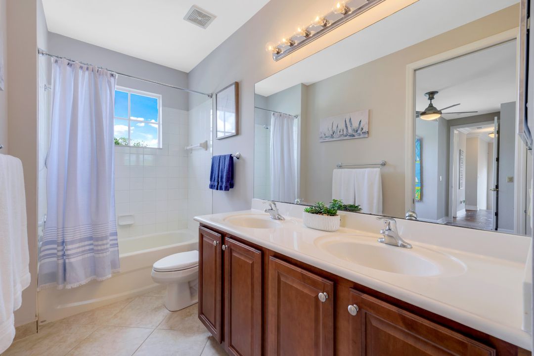 11137 Sparkleberry Dr, Fort Myers, FL 33913