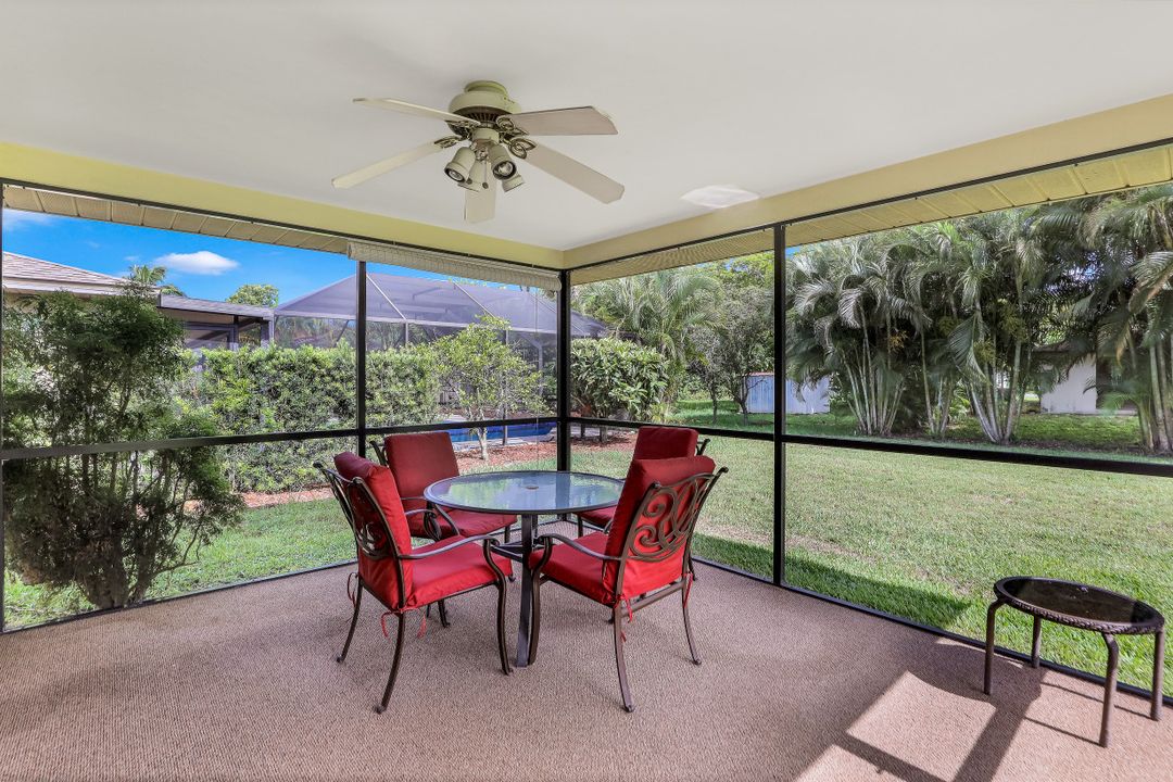 691 104th Ave N, Naples, FL 34108