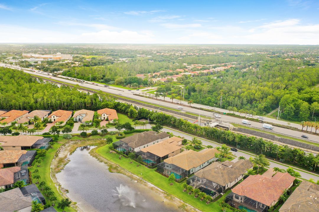 7446 Lantana Cir, Naples, FL 34119