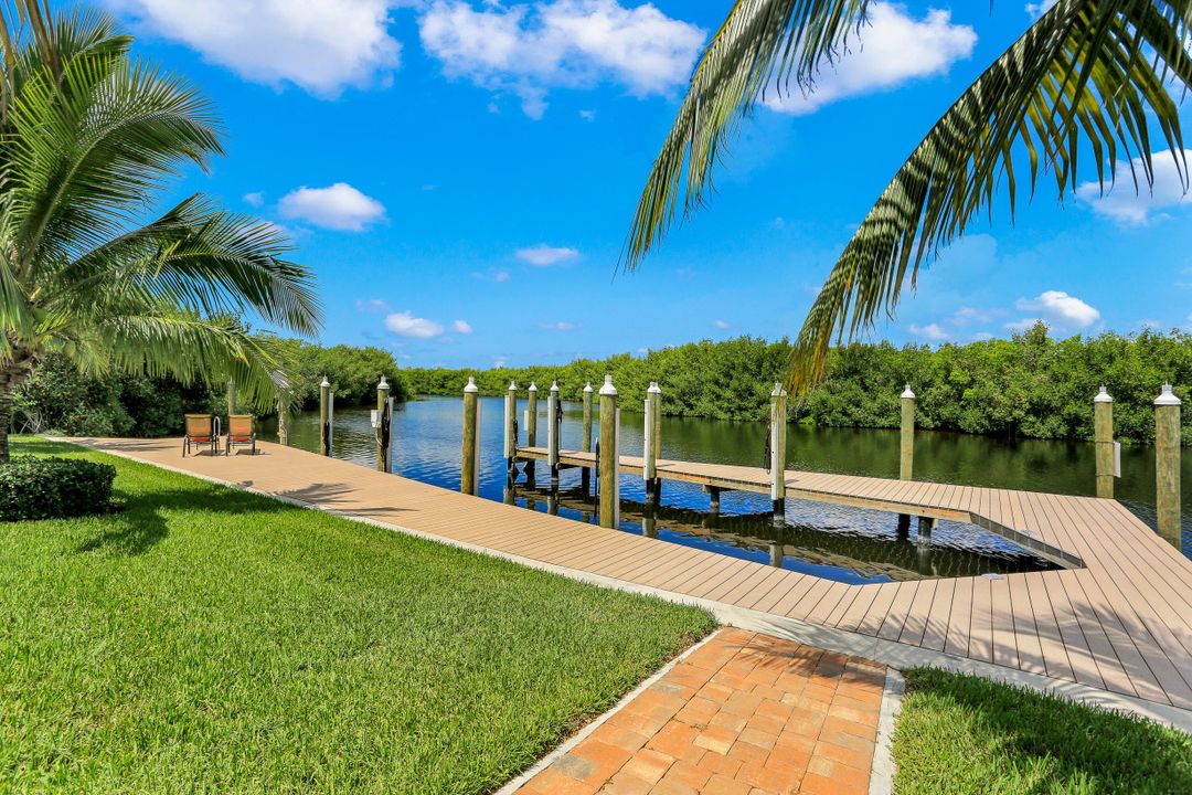 3920 Surfside Blvd, Cape Coral, FL 33914