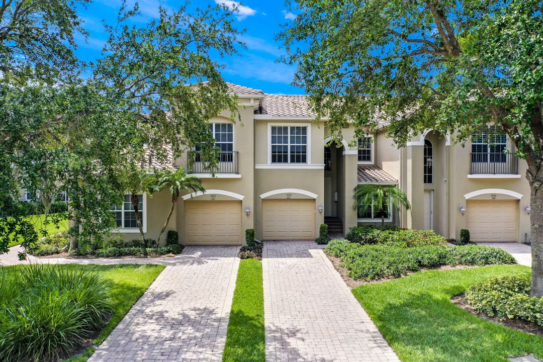 7050 Bay Woods Lake Ct #201, Fort Myers, FL 33908