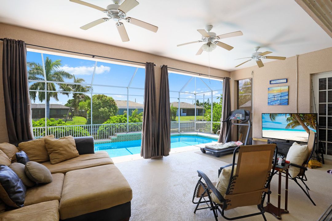 1409 SE 4th Pl, Cape Coral, FL 33990