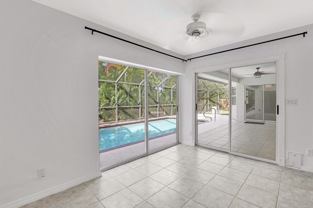 1010 Moon Lake Dr, Naples, FL 34104