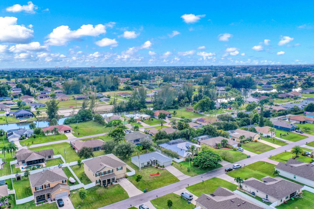 326 SW 19th Ln, Cape Coral, FL 33991