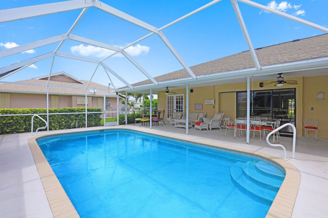 3870 SE 13th Pl, Cape Coral, FL 33904