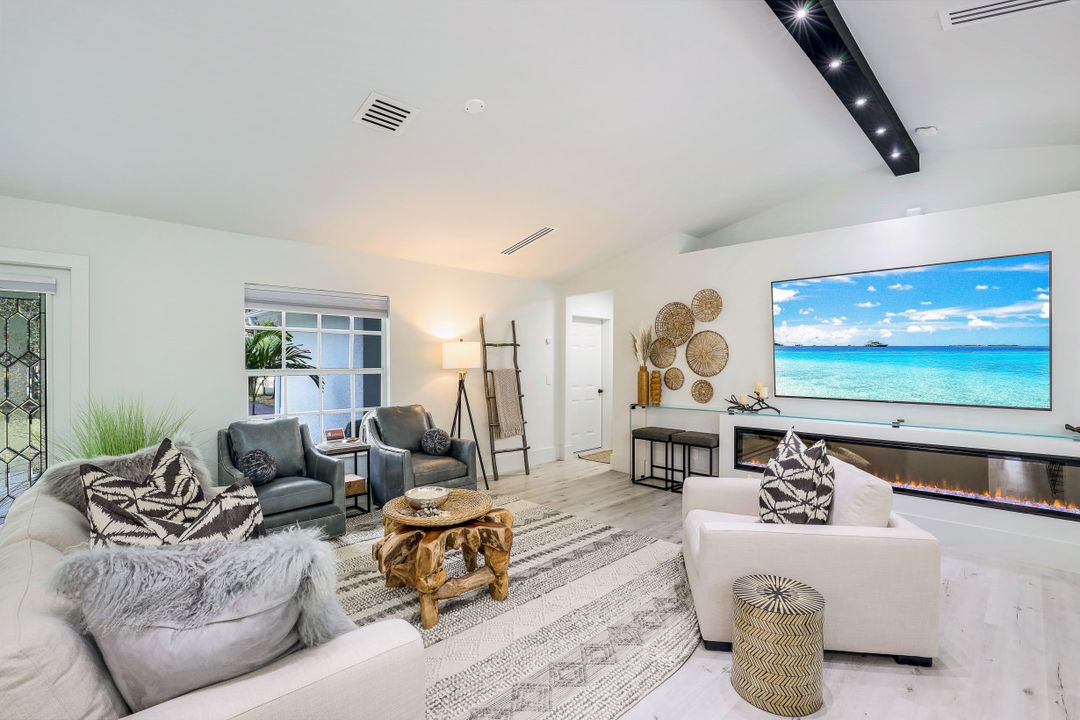 5754 Lancewood Way, Naples, FL 34116