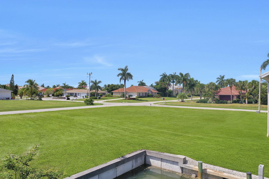 305 Grapewood Ct, Marco Island, FL 34145