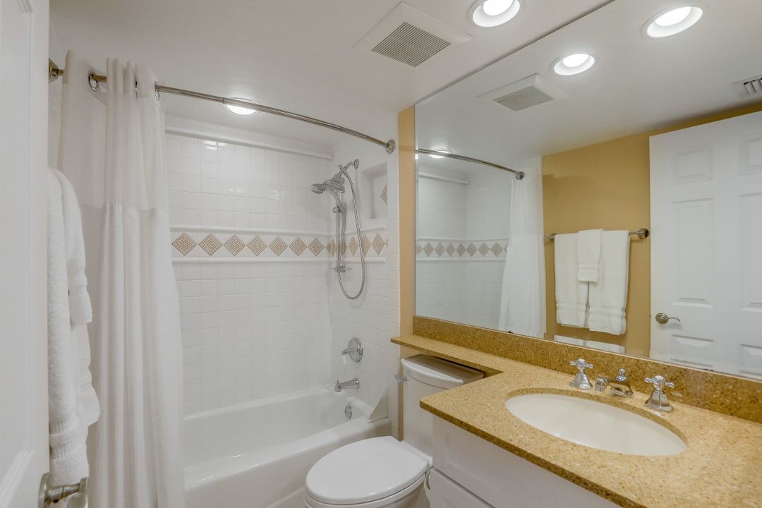 40 Seagate Dr #1203, Naples, FL 34103