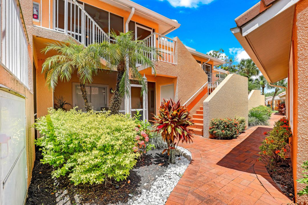 2420 Hidden Lake Dr #1006, Naples, FL 34112