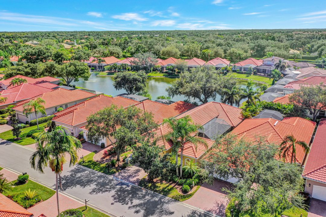 112 April Sound Dr, Naples, FL 34119