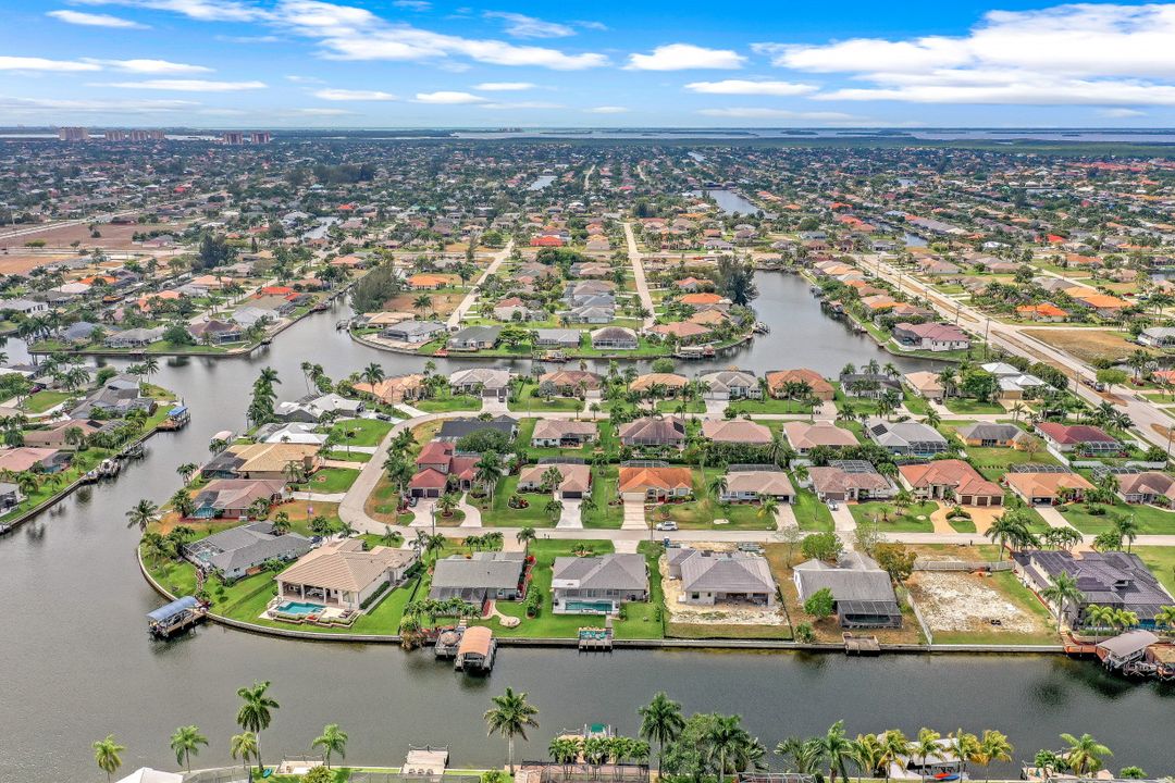 2307 SW 40th St, Cape Coral, FL 33914