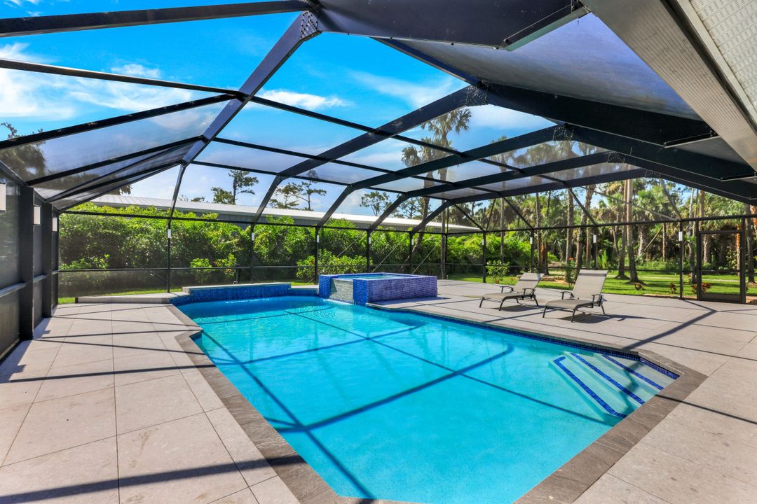 720 17th St NW, Naples, FL 34120