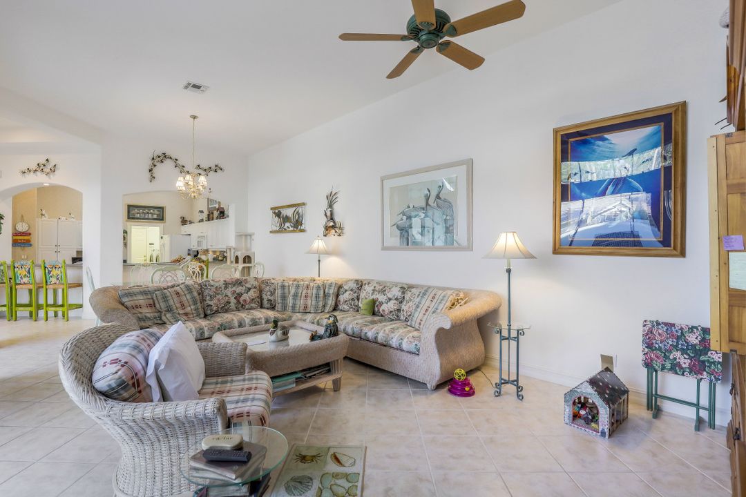 693 Mainsail Pl, Naples, FL 34110