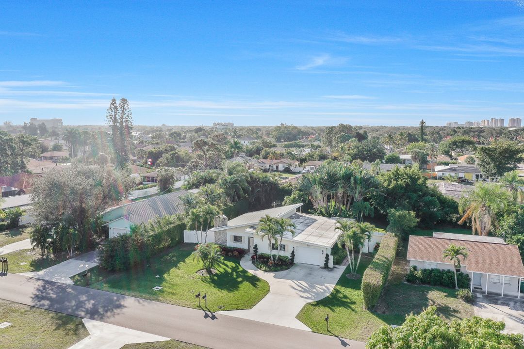 710 95th Ave N, Naples, FL 34108