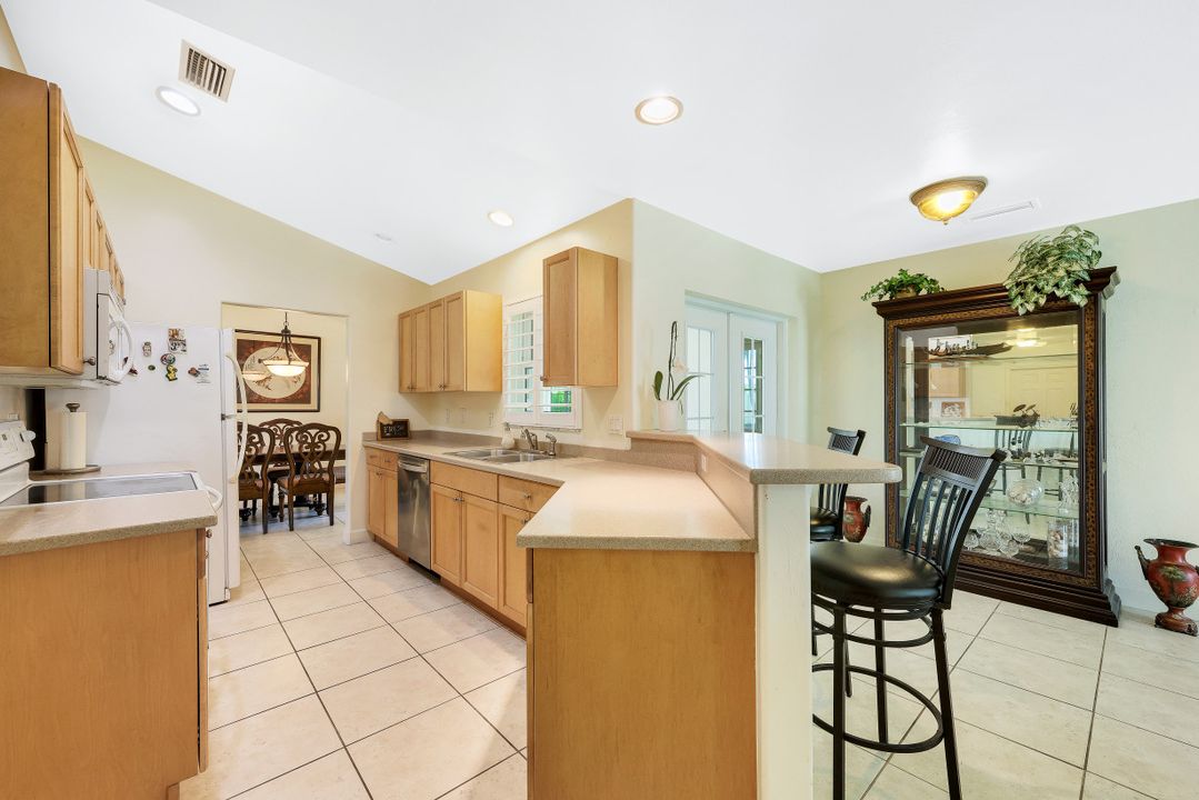 5 SE 20th Pl, Cape Coral, FL 33990