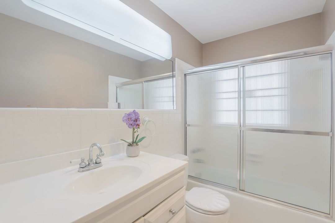 3096 Buena Vista Ln, Naples, FL 34105