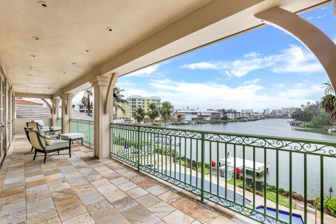 1839 Hurricane Harbor Ln, Naples, FL 34102