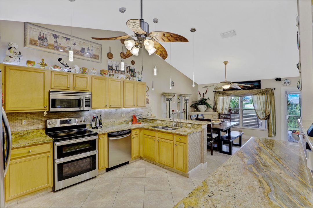 1218 SW 18th Ave, Cape Coral, FL 33991