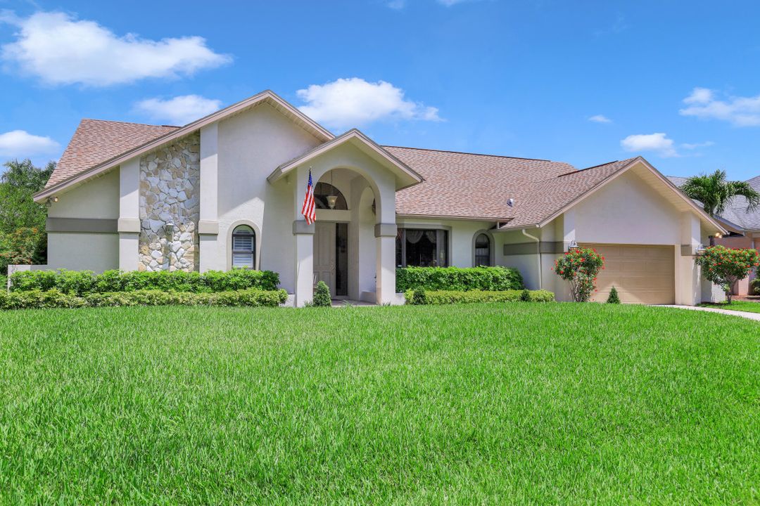 6830 Highland Pines Cir, Fort Myers, FL 33966