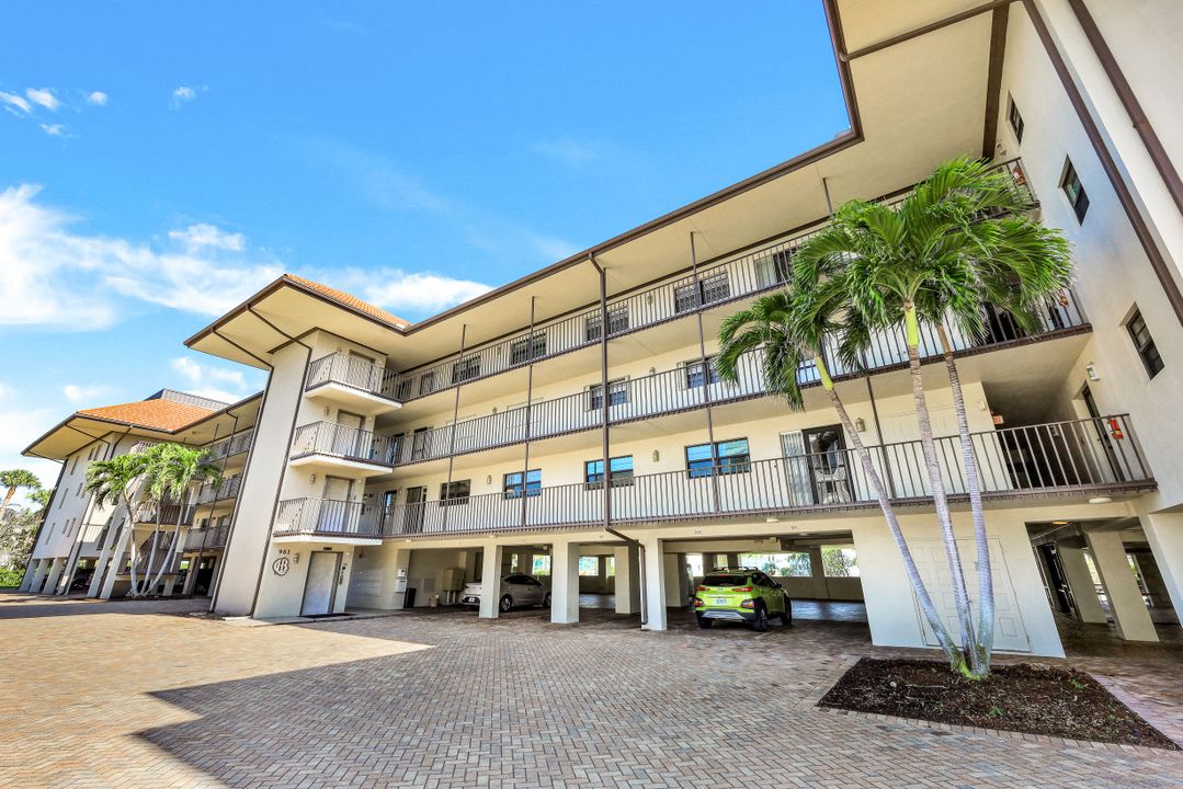 961 Swallow Ave #302, Marco Island, FL 34145