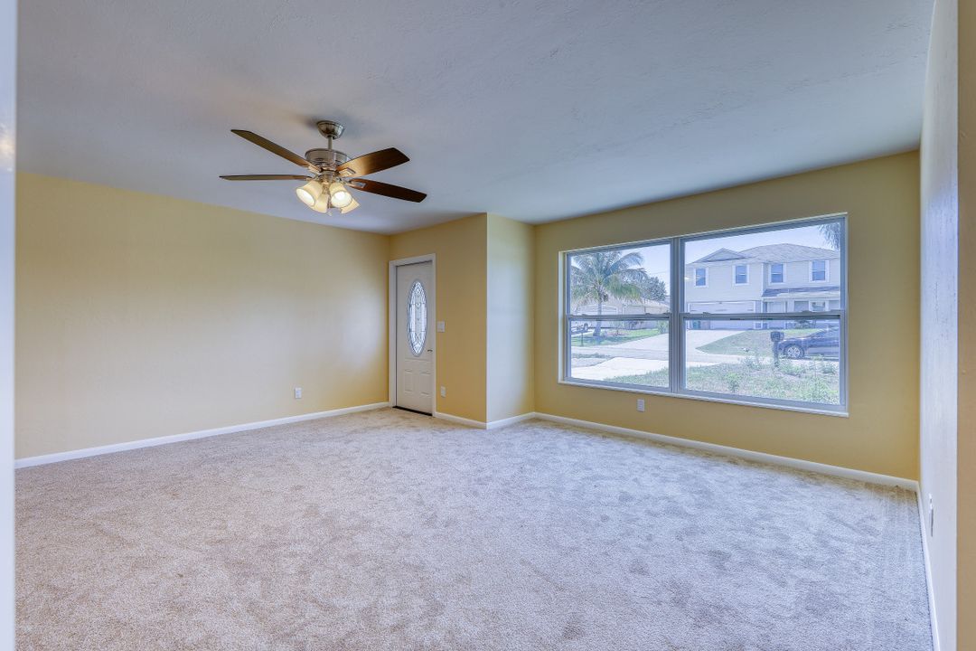 1321 NE 17th St, Cape Coral, FL 33909