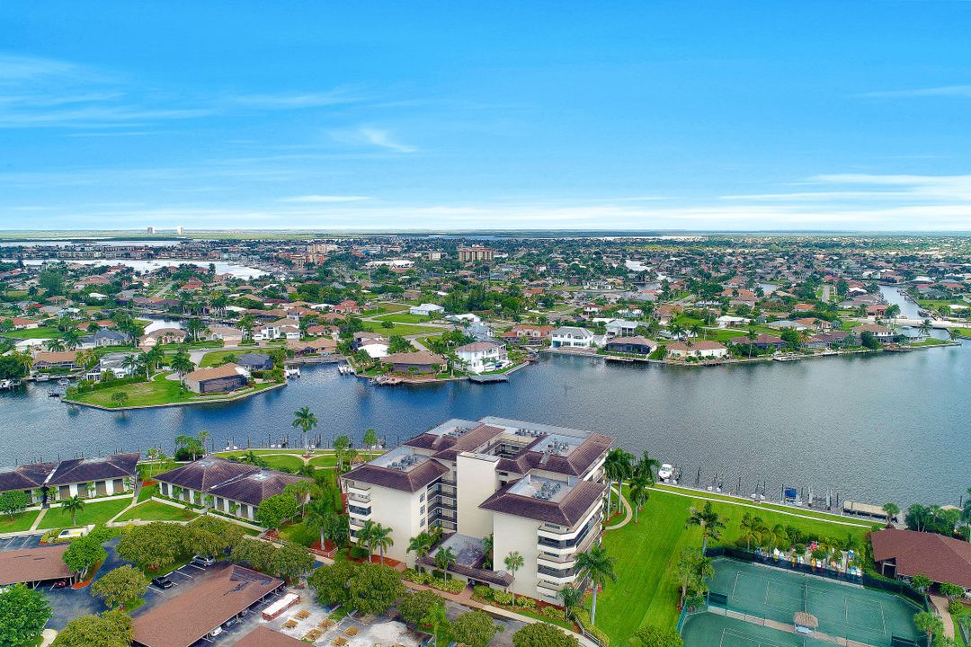 591 Seaview Ct #210, Marco Island, FL 34145