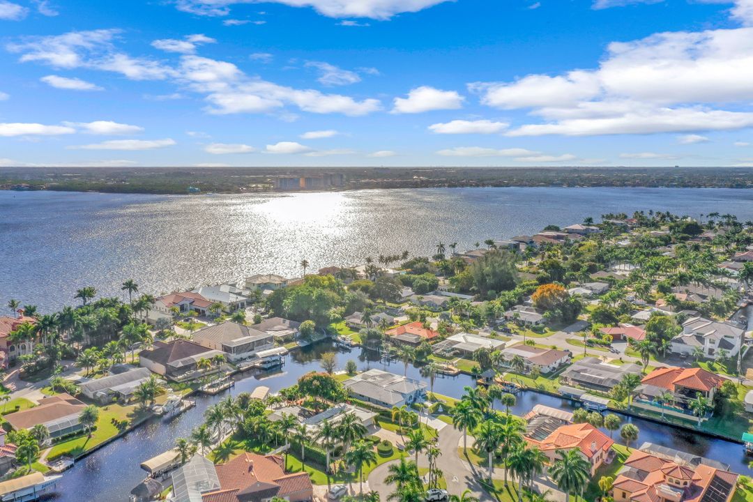 1144 Lincoln Ct, Cape Coral, FL 33904