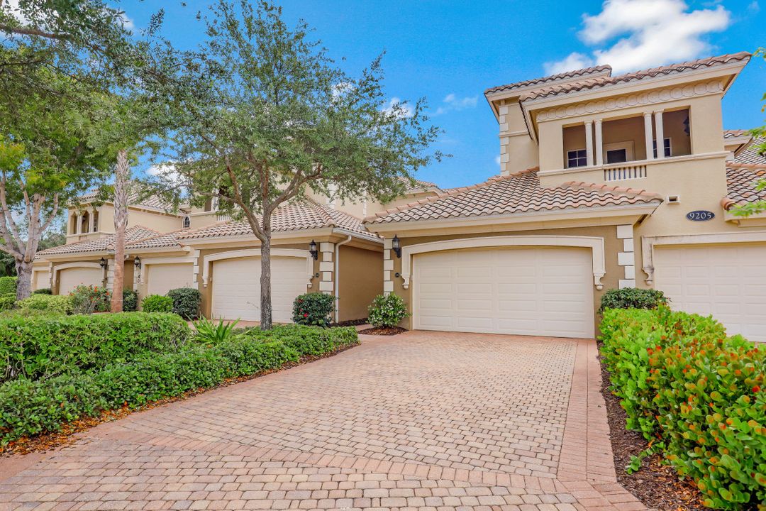 9205 Museo Cir #103, Naples, FL 34114