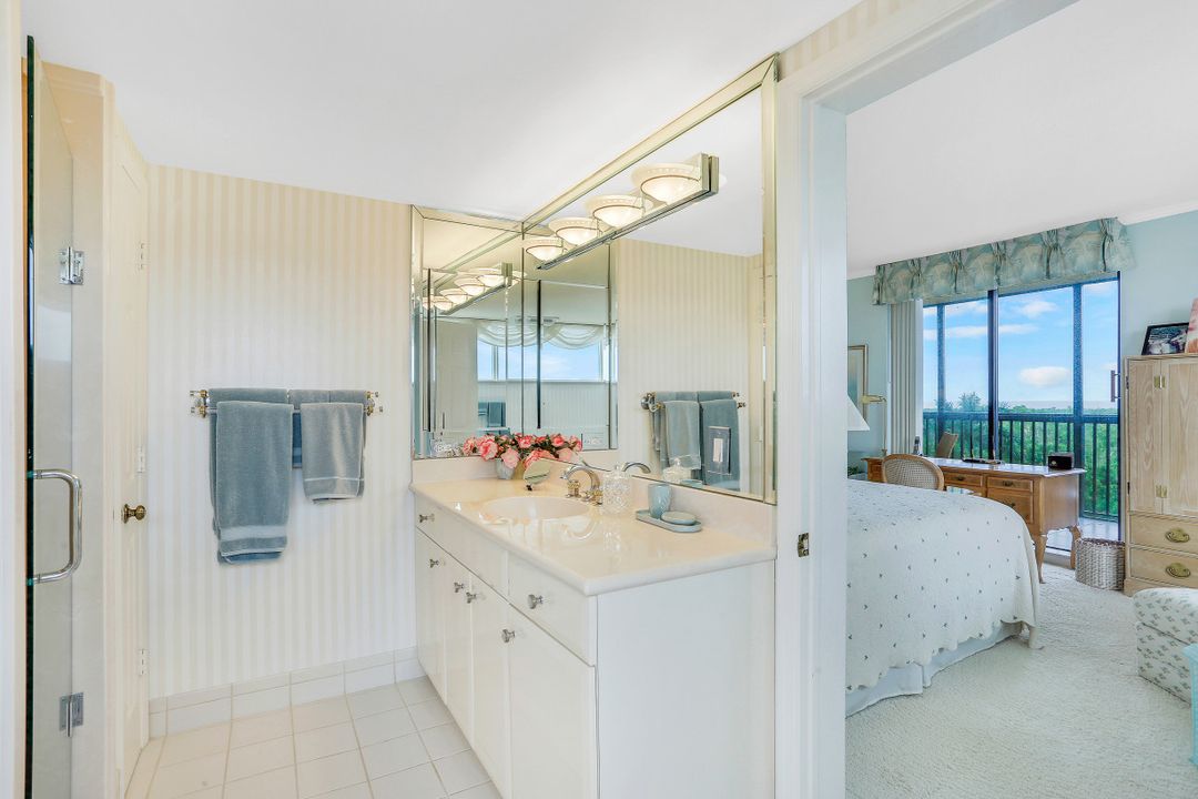 6075 Pelican Bay Blvd #506, Naples, FL 34108