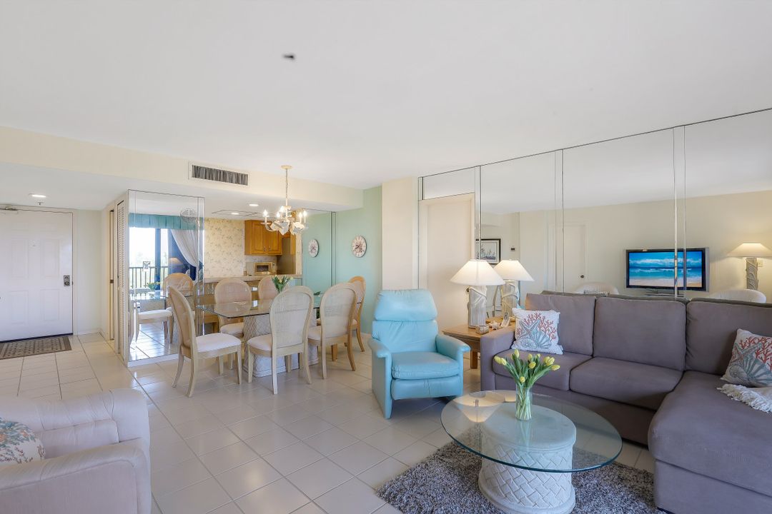 17 Bluebill Ave #602, Naples, FL 34108