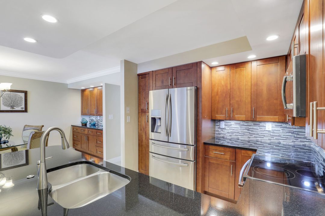 320 Seaview Ct #808, Marco Island, FL 34145