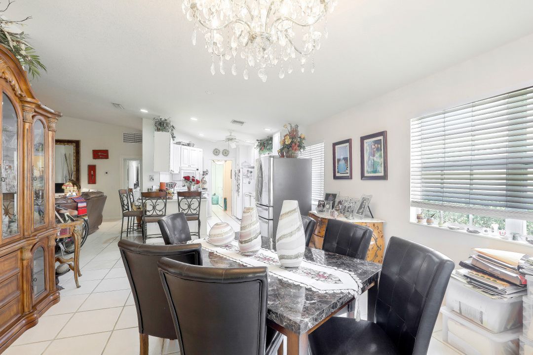 4280 Redonda Ln, Naples, FL 34119