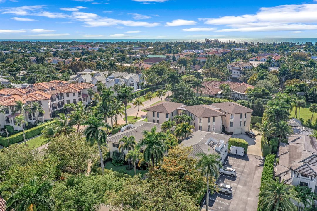 960 7th St S #101, Naples, FL 34102