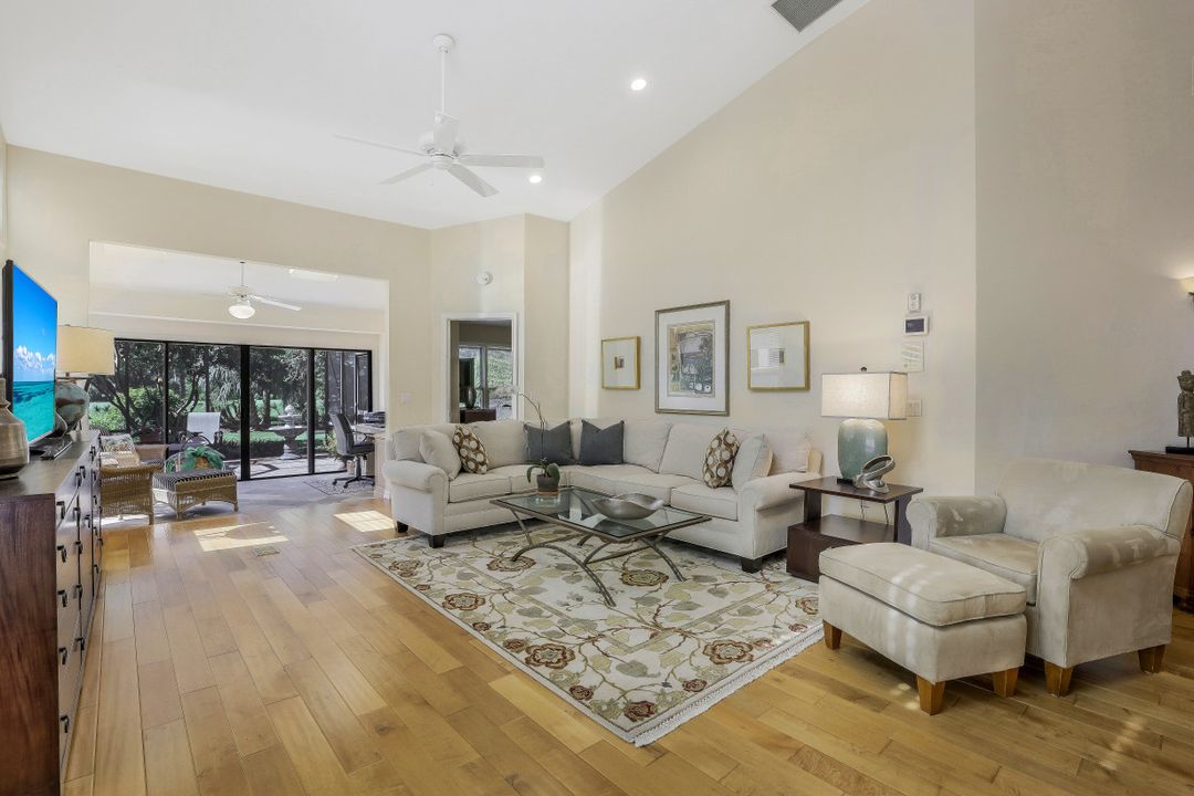 6627 Trident Way, Naples, FL 34108