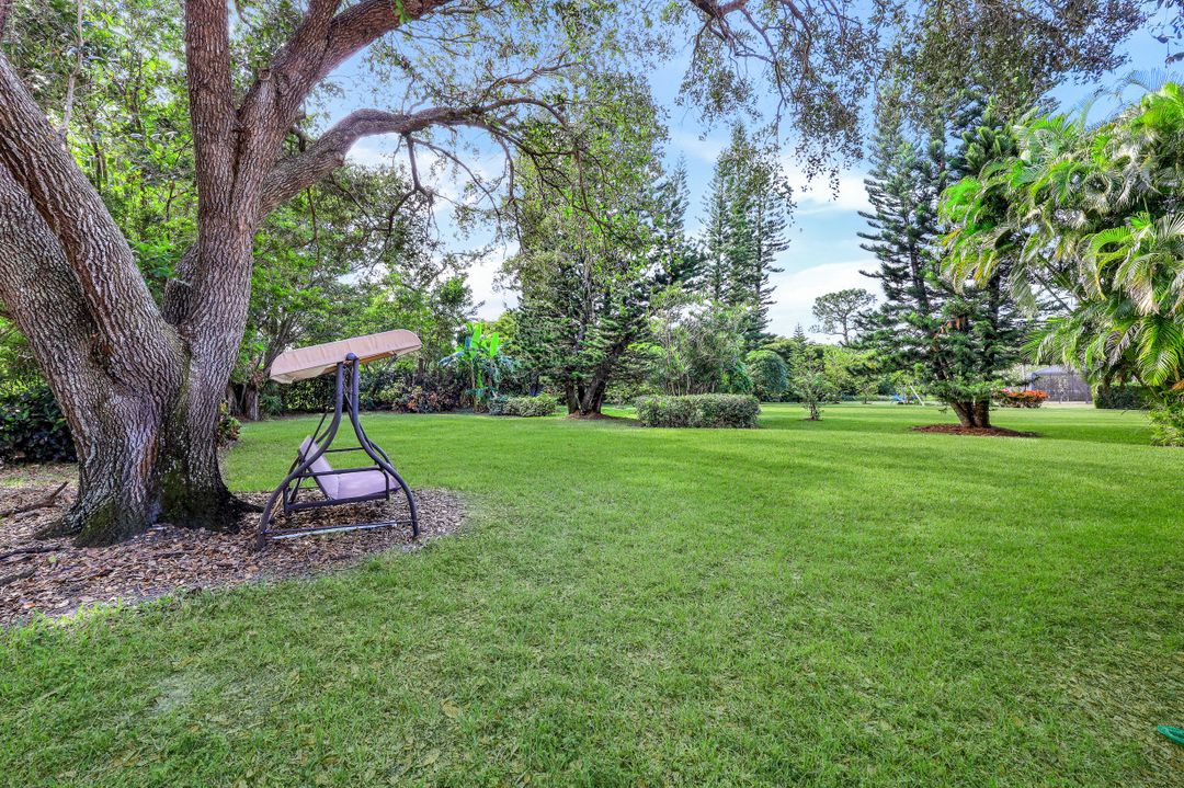 264 Henley Dr, Naples, FL 34104