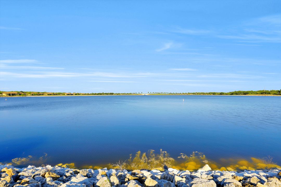 8761 Hideaway Harbor Ct, Naples, FL 34120