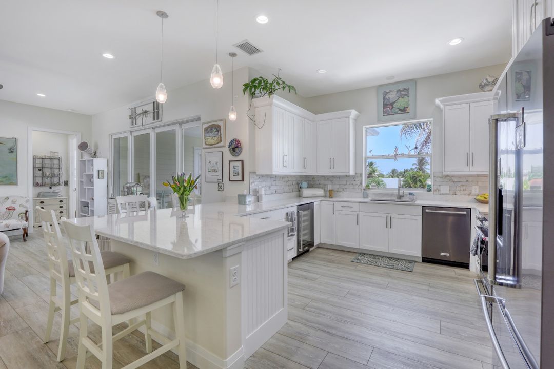 147 San Salvador St, Naples, FL 34113