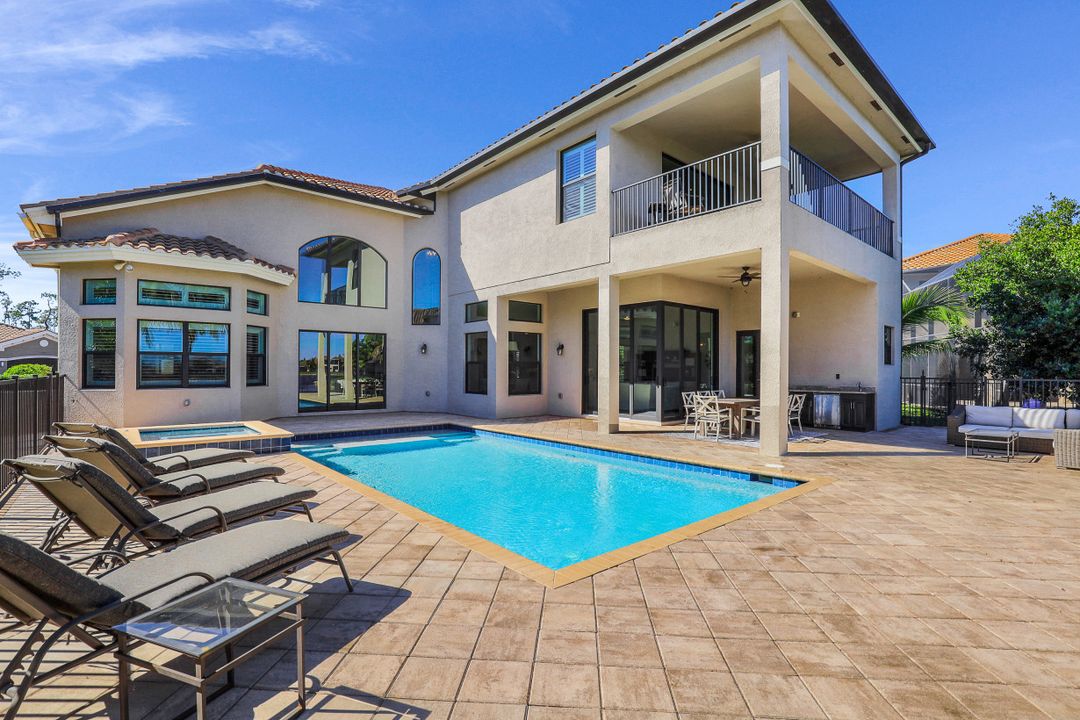 3025 Cinnamon Bay Cir, Naples, FL 34119