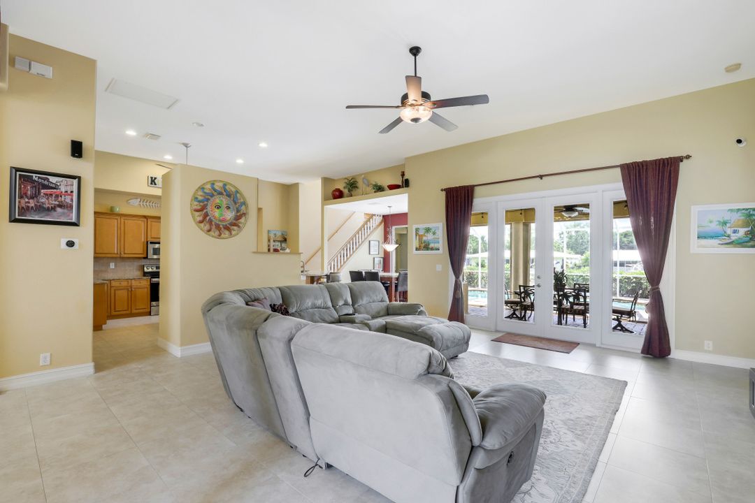 5267 Tiffany Ct, Cape Coral, FL 33904