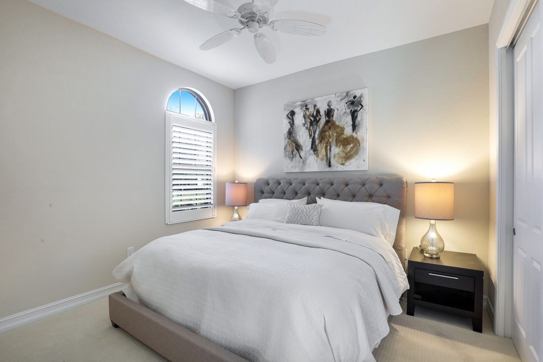 7247 Lantana Cir, Naples, FL 34119